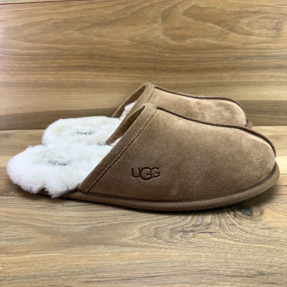 UGG Scuff Slipper Mens 10 Chestnut Suede Shearling Fur Lined Cozy